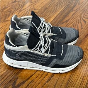 On Running Men's Black/navy and White Sneakers men’s 11 on clouds